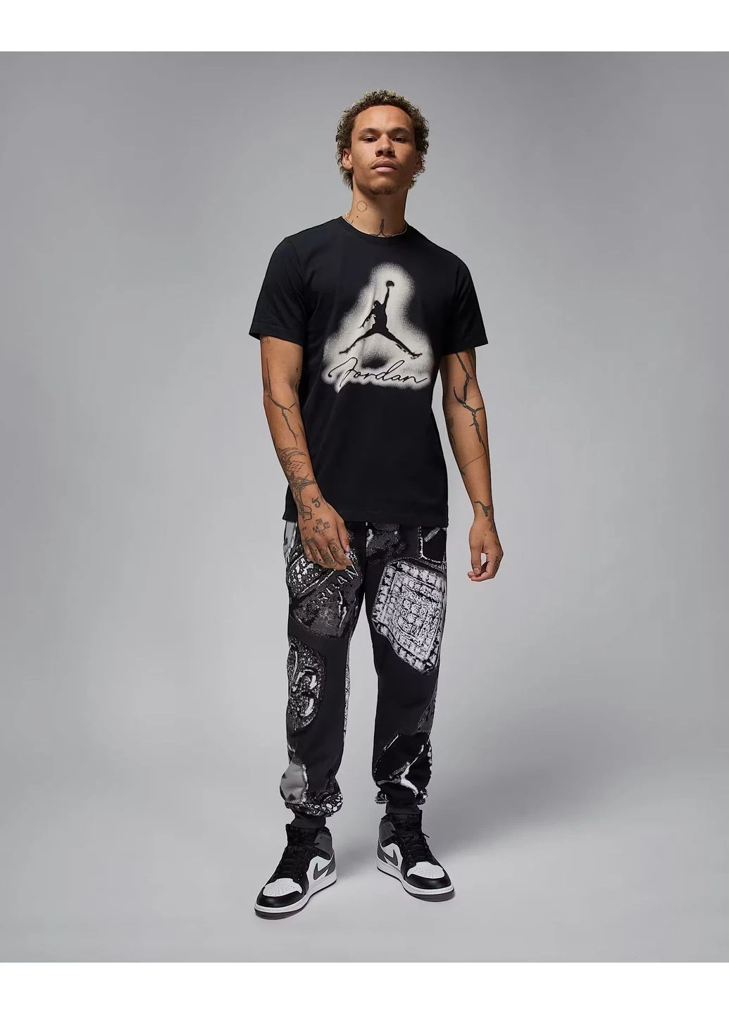 Бежевая футболка m flt mvp jm hbr ss crew Nike