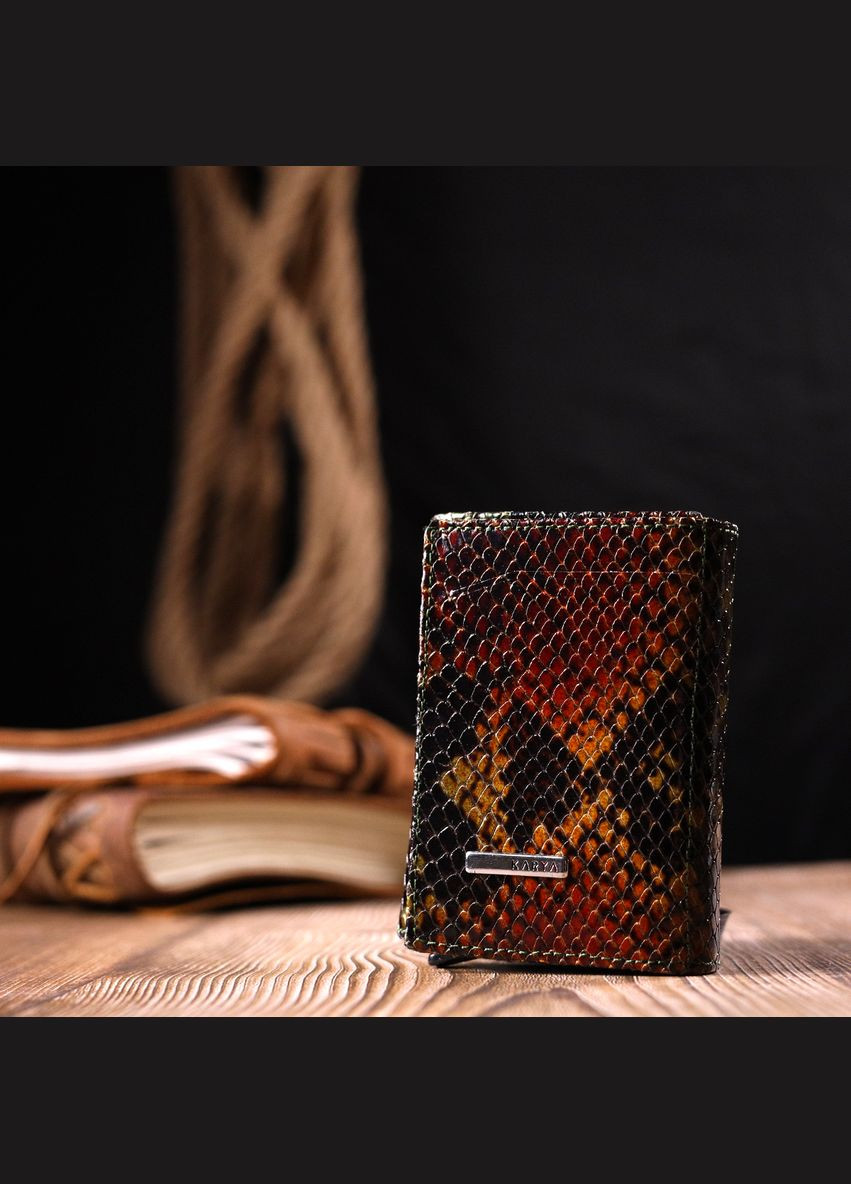 Лакована візитниця з натуральної фактурної шкіри під змію 20988 Різнокольоровий Karya (337353075)