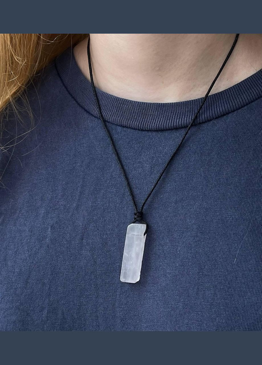 Кулон кристалл с натуральным камнем кварц на шнурке экошелк в подарочной коробочке АТМ (331291910)