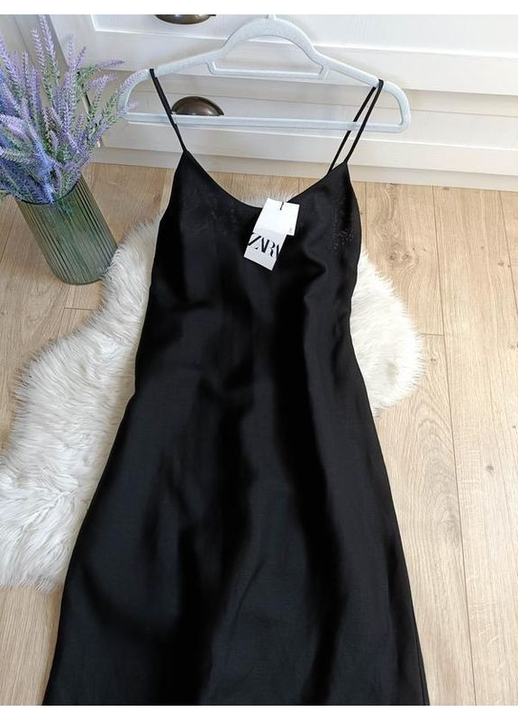 Черное платье средней длины с льном Zara