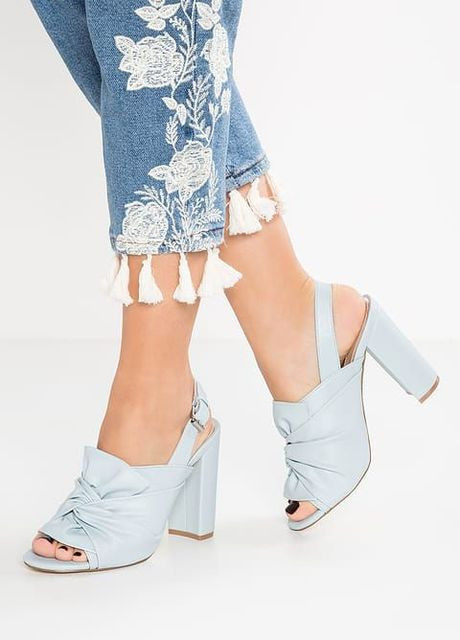 Босоніжки на підборах Miss Selfridge (330984366)