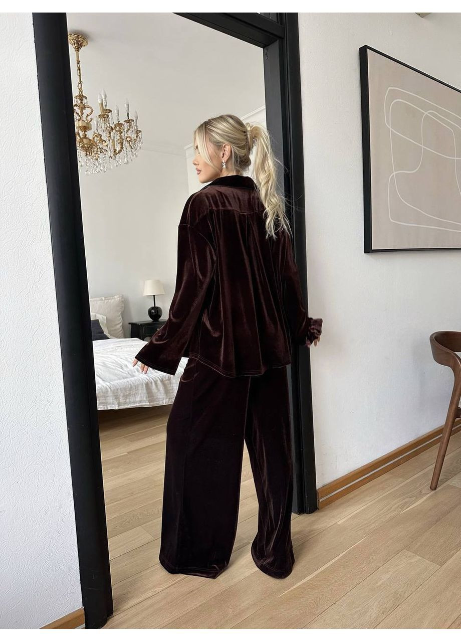 Коричневая всесезон велюровая пижама - тройка + резинка для волос рубашка + топ + брюки Adelante