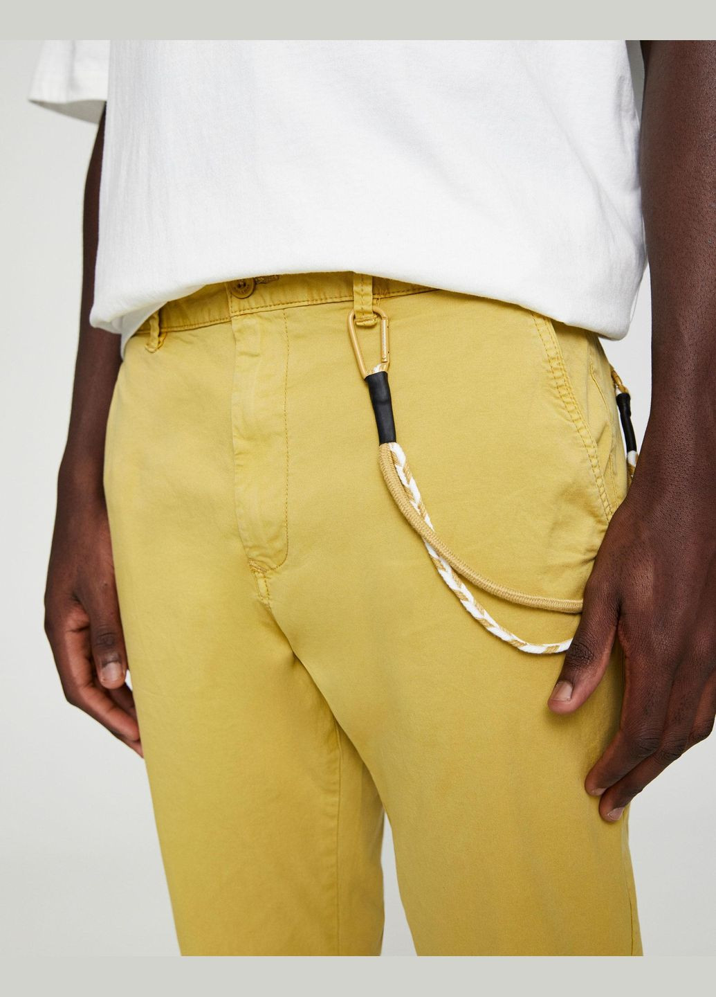 Светло-желтые брюки Pull & Bear