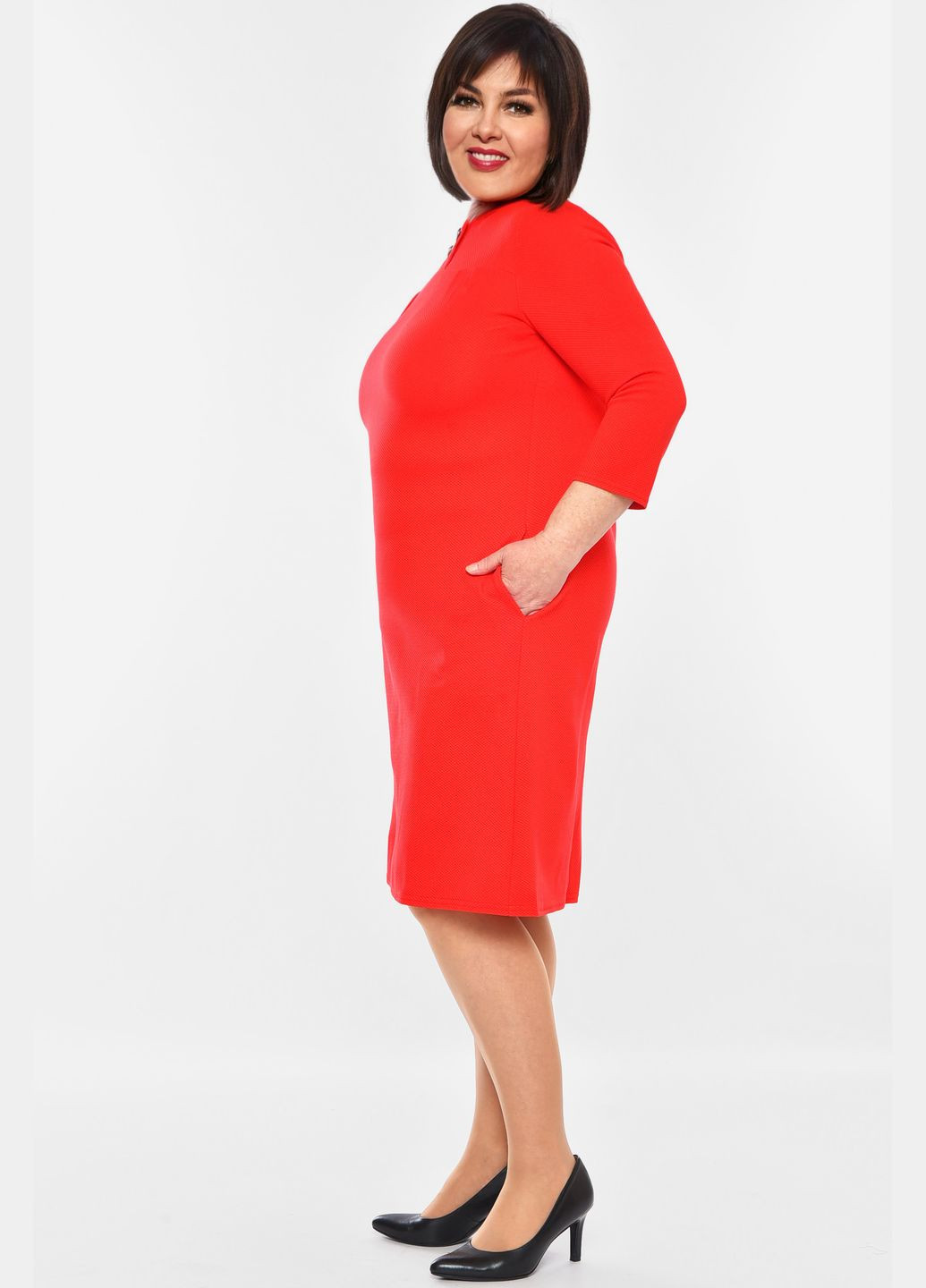 Красное джинсовое платье женское батальное красного цвета а-силуэт Let's Shop однотонное