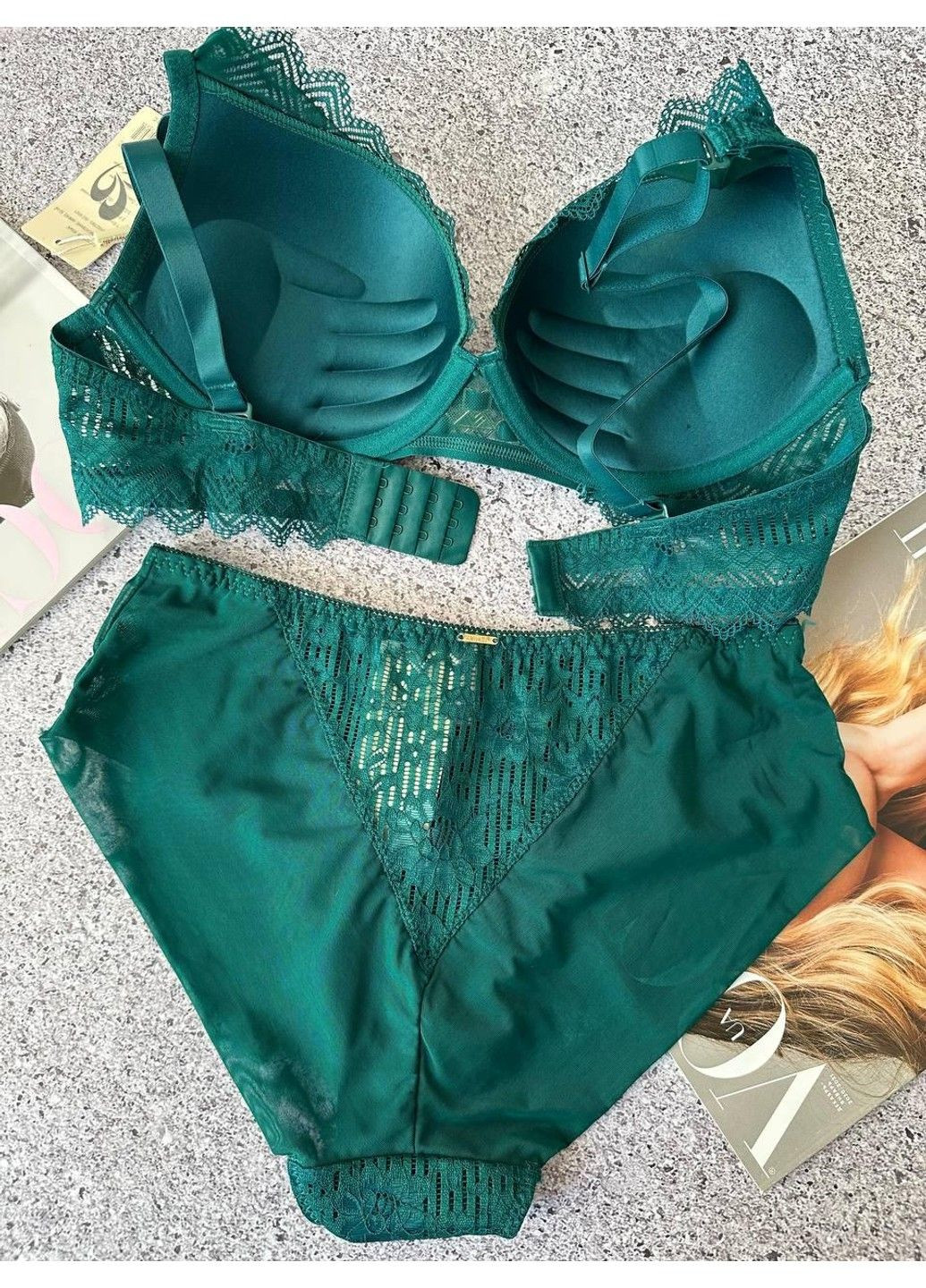 Изумрудный кружевной комплект женского белья измрудный Weiyesi