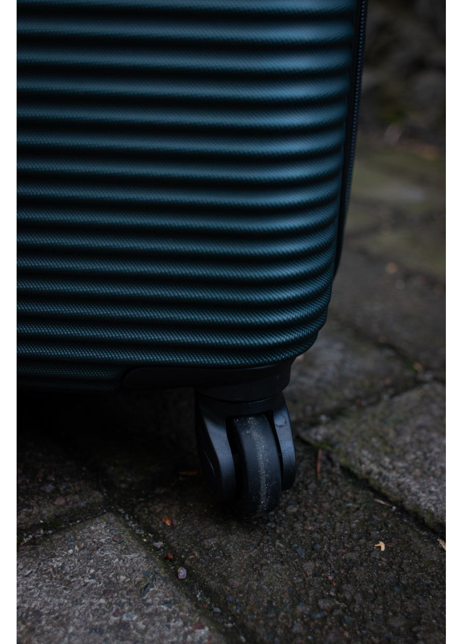 Чемодан пластиковый ручная кладь S, цвет черный Wings 5398 (365715892)