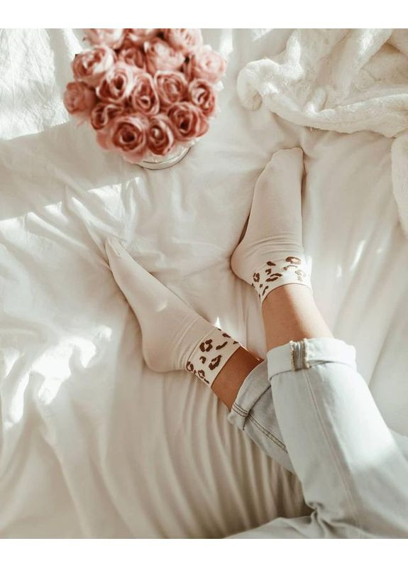 Молочні жіночі шкарпетки Gabriella леопардові (363020723)