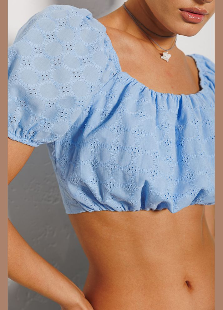 Блакитна демісезонна коротка літня блуза з відкритими плечима Arjen