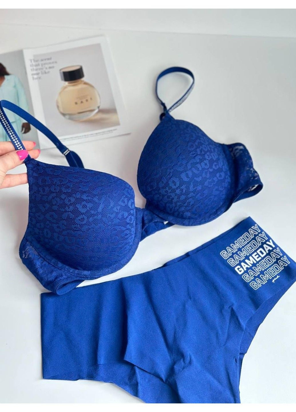 Синий бюстгальтер с пуш-ап pink push-up bra синий 34c(75c) Victoria's Secret