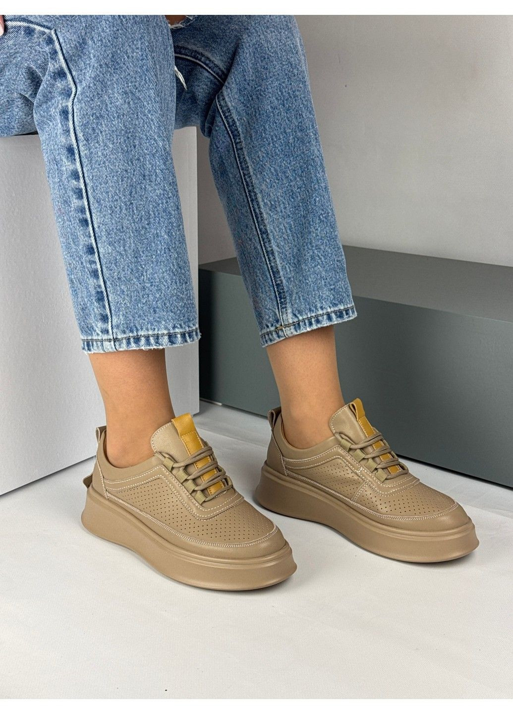 353 Кросівки Шкіряні Бежеві з перфорацією Hengji бежеві літо (335009332)