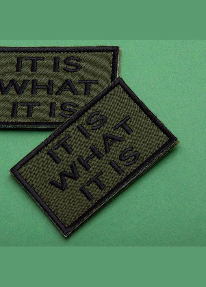 Набір шевронів 2 шт. з липучкою It is what it is 5х8 см хакі, вишитий патч нашивка шеврон тактичний IDEIA (300293206)