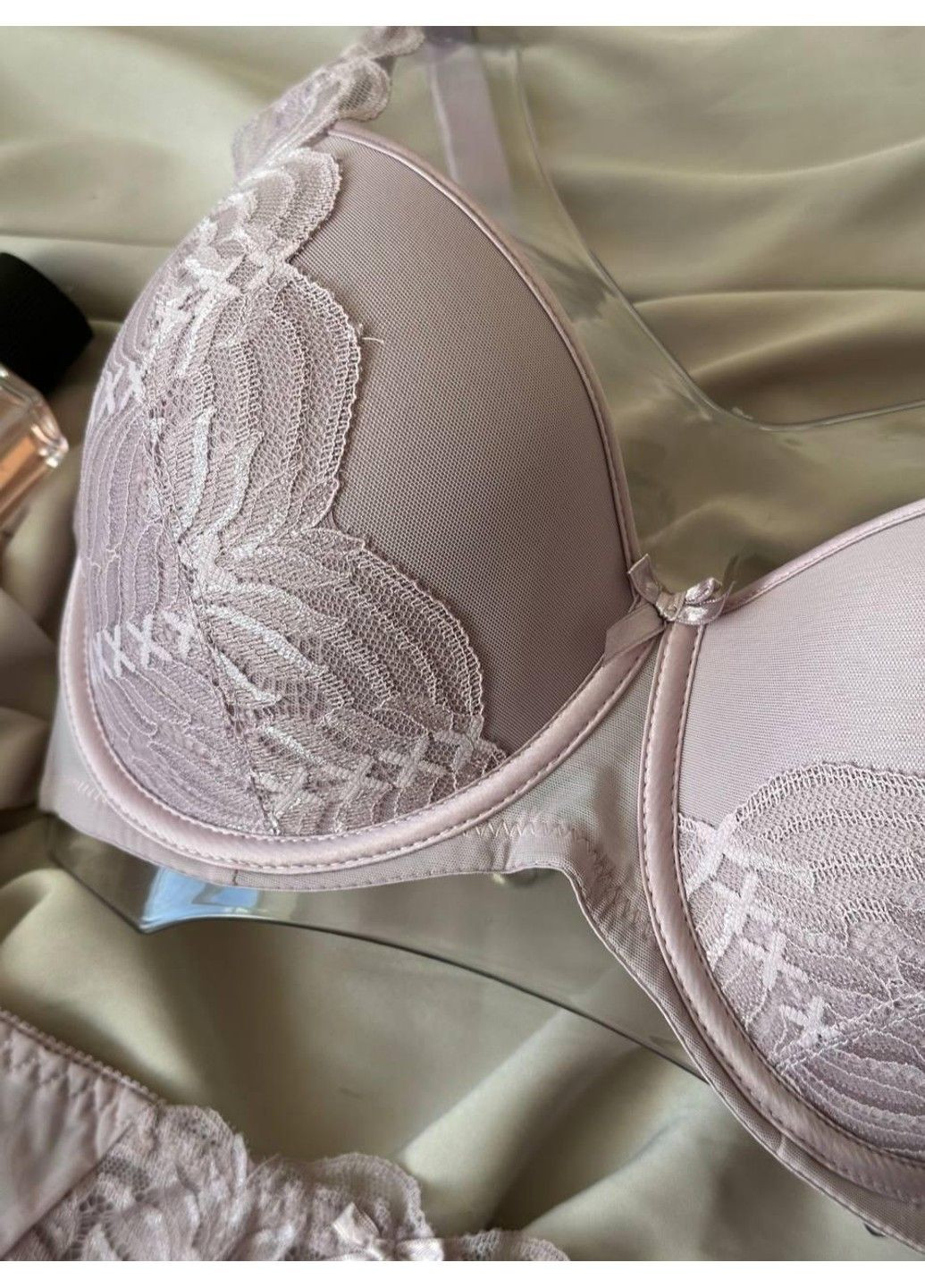 Бузковий комплект бюстгальтер поролон + трусики сліпи 2379d бузковий Weiyesi