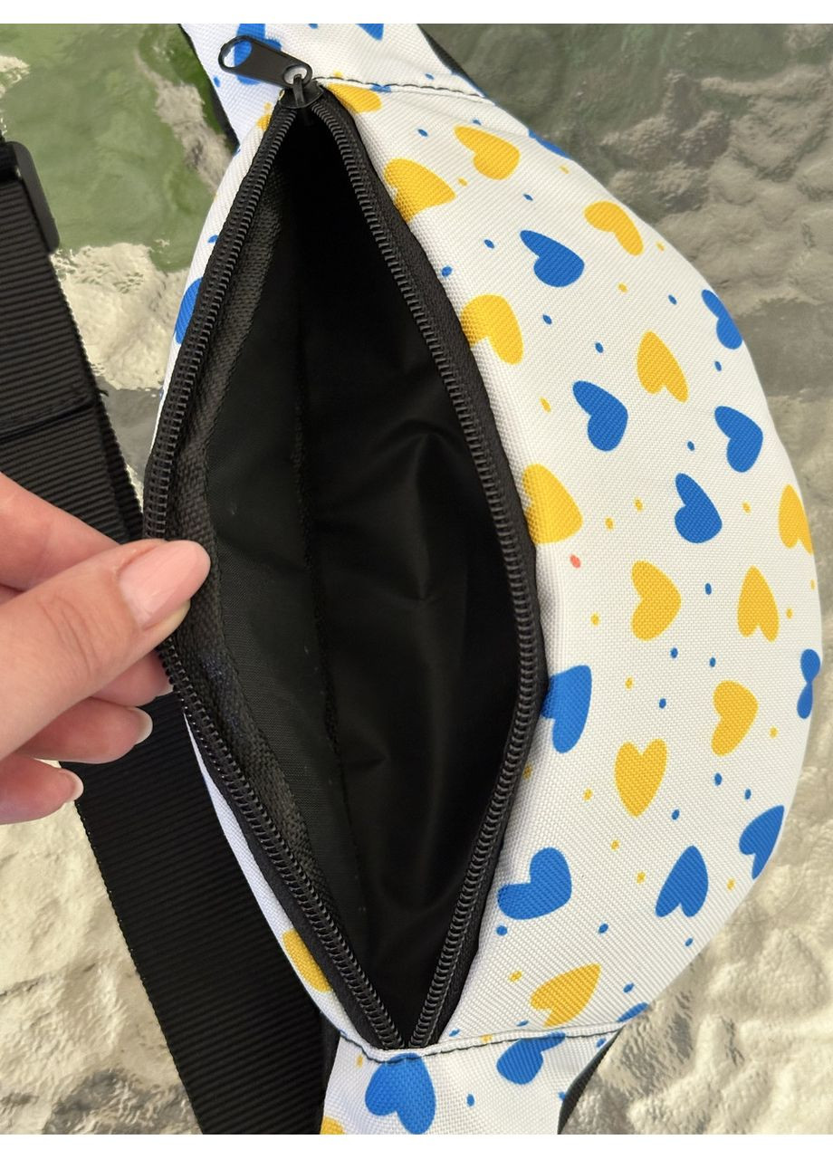 Сумочка бананка для девочки с сердечками белая No Brand (350613349)