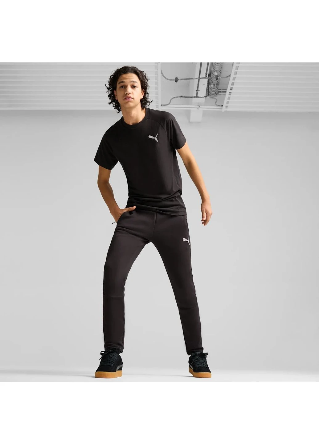 Черные демисезонные брюки Puma