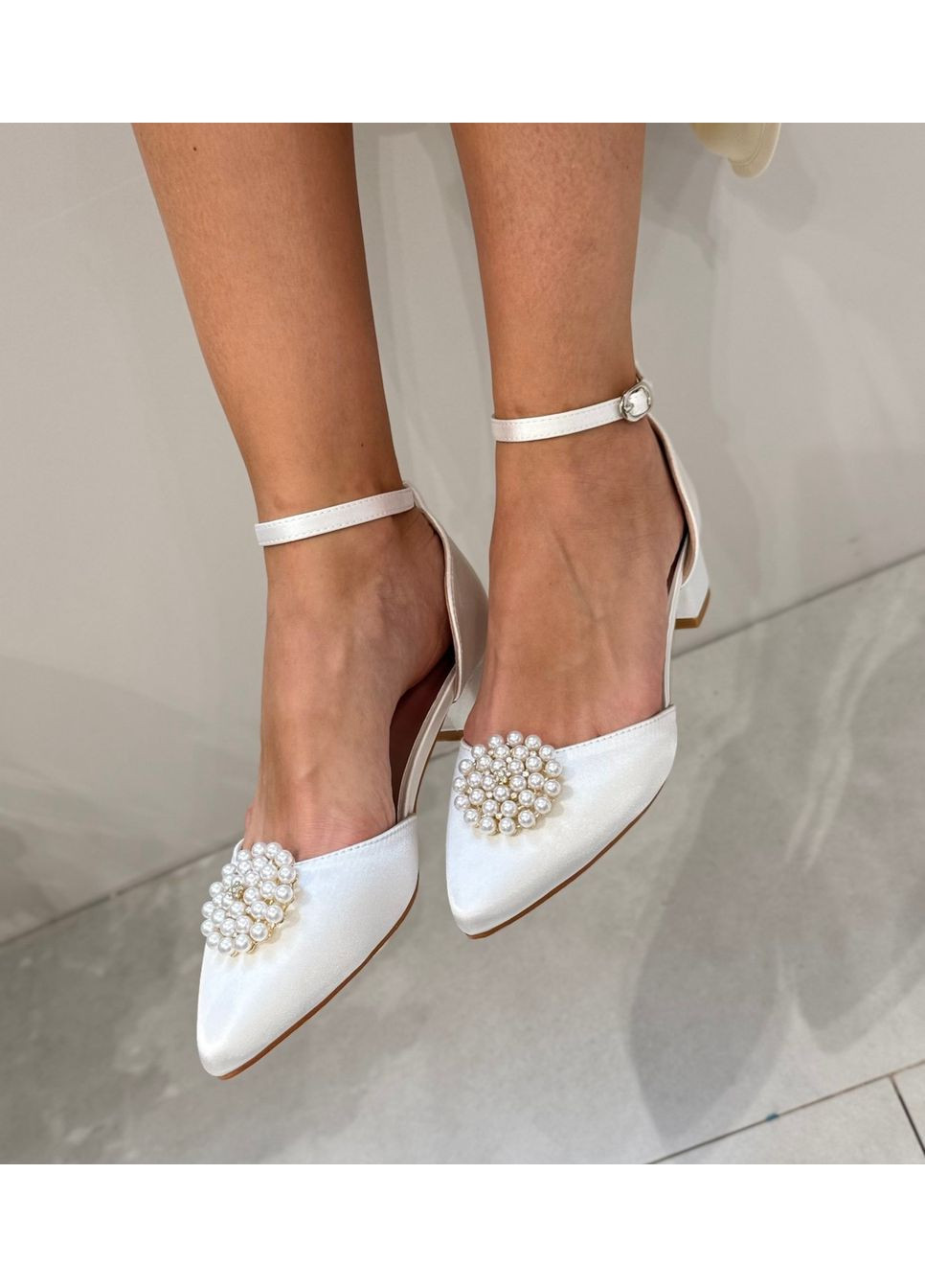No Brand Женские туфли Свадебные атласные с брошью жемчуг цветок (снимается) 4 см белый з текстиль, — (351394607)
