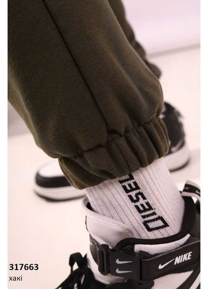 Костюм чоловічий: штани та футболка No Brand (365783573)