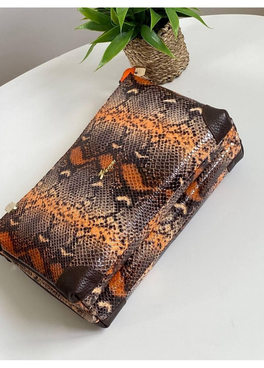 Яскрава жіноча крос-боді Туреччина помаранчева з шоколадом, натуральна шкіра рептилія, три відділи, ремінь в комплекті Karya (361147665)