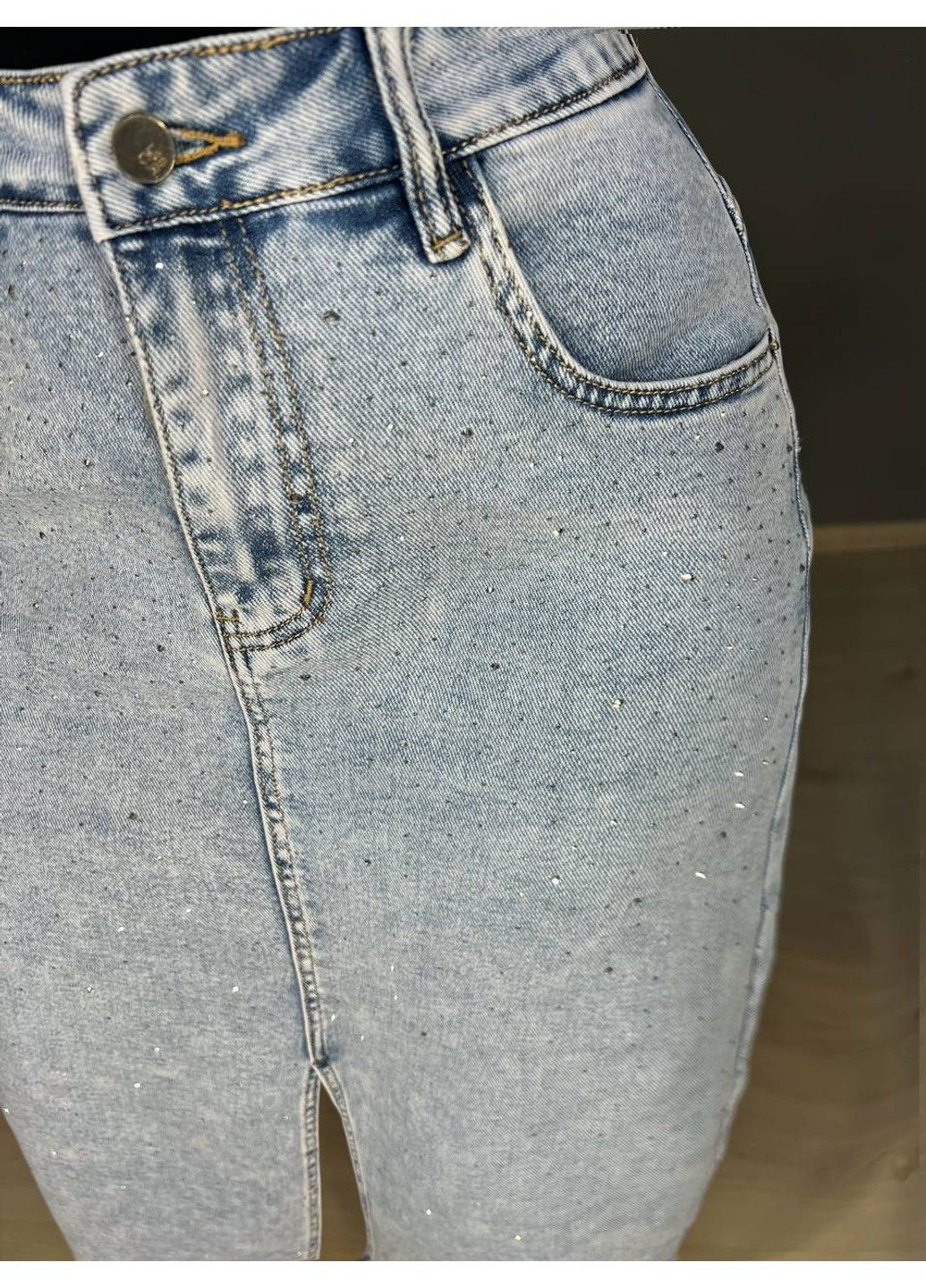 Спідниця жіноча джинсова Liana 421 розсип камінців пряма розріз попереду стрейчева великі розміри блакитна Lian (327308786)