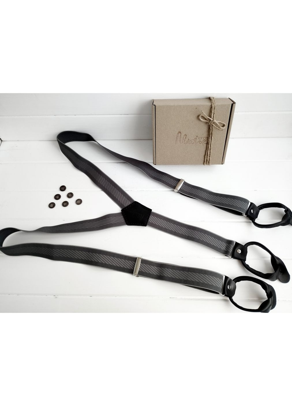 Серые подтяжки с узором на пуговицах Major Style (357206649)