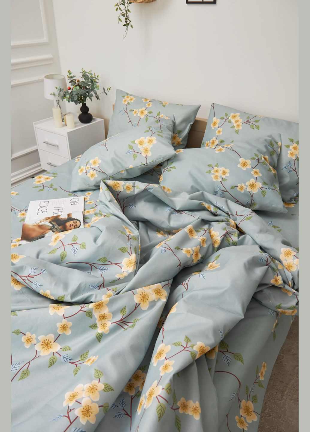 Комплект постільної білизни полуторний євро 160х220 наволочки 2х70х70 Микросатин Premium (MS-820001410) Moon&Star Spring Flower (285717489)