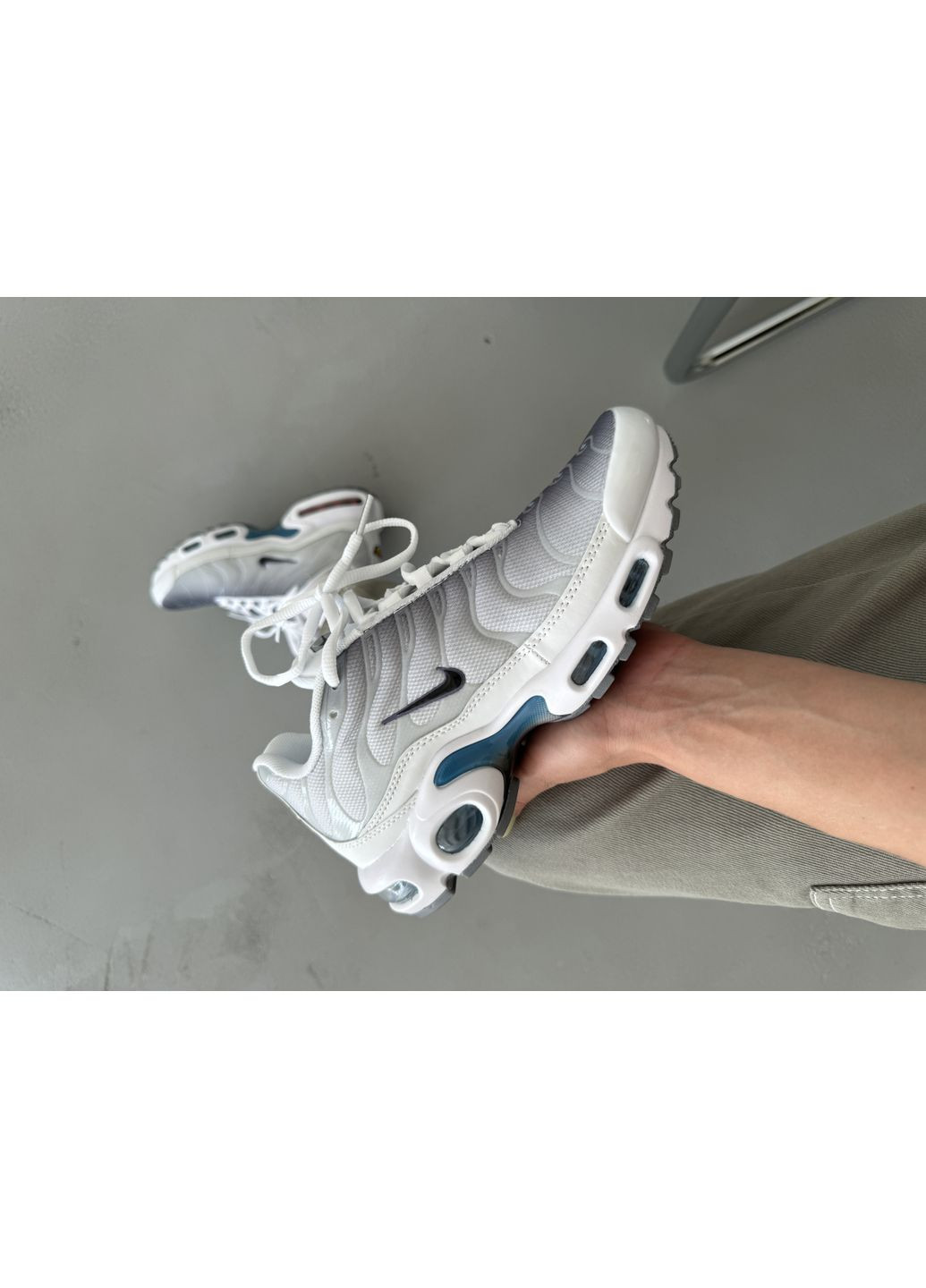 Сірі Осінні кросівки чоловічі nike air max tn plus grey / white / blue найк аір макс тн плюс No Brand