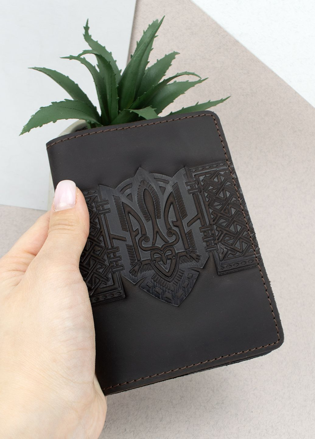 Обложка на паспорт кожаная с гербом HC0075 коричневая HandyCover (278240718)