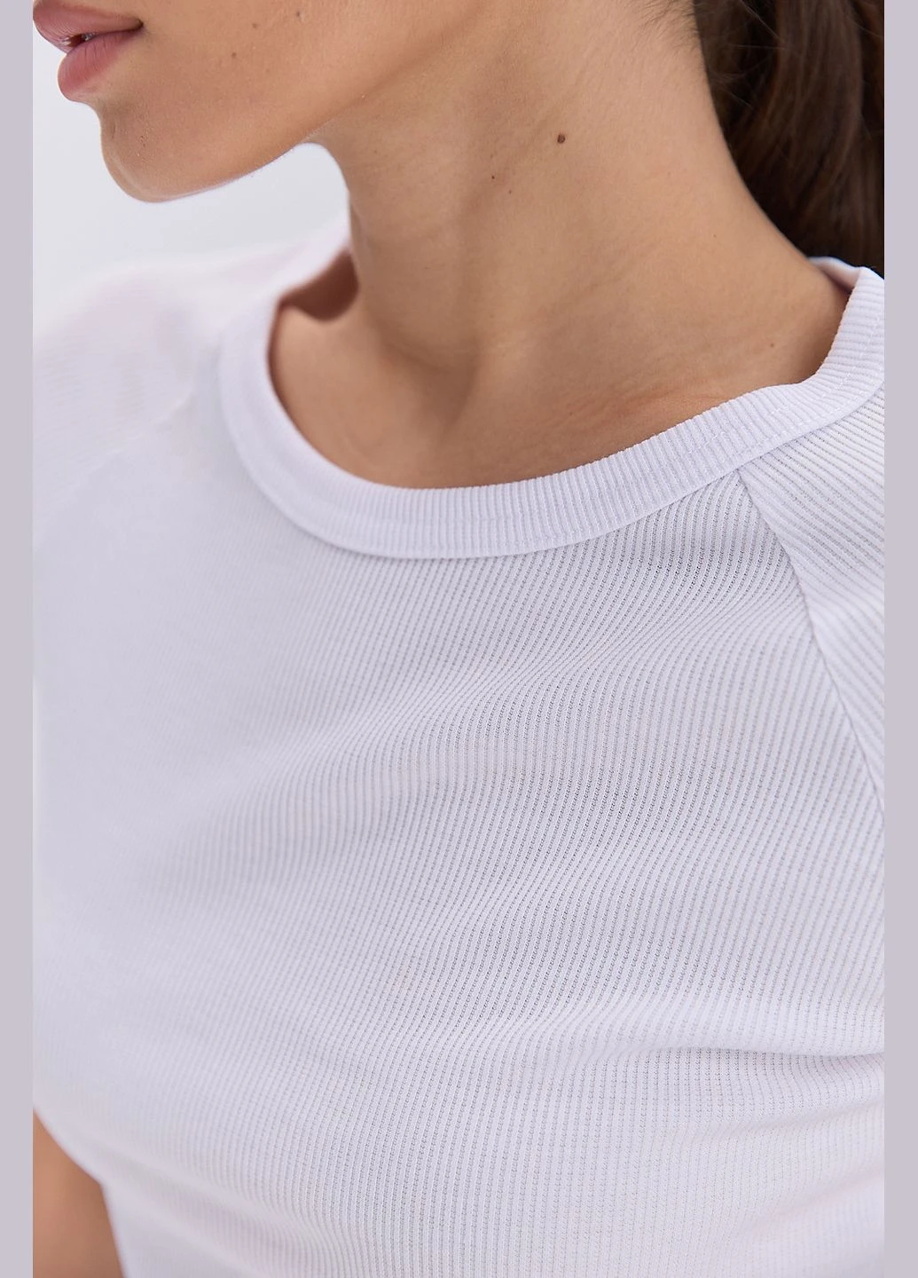 Короткая женская футболка в рубчик Arjen - (322655554)