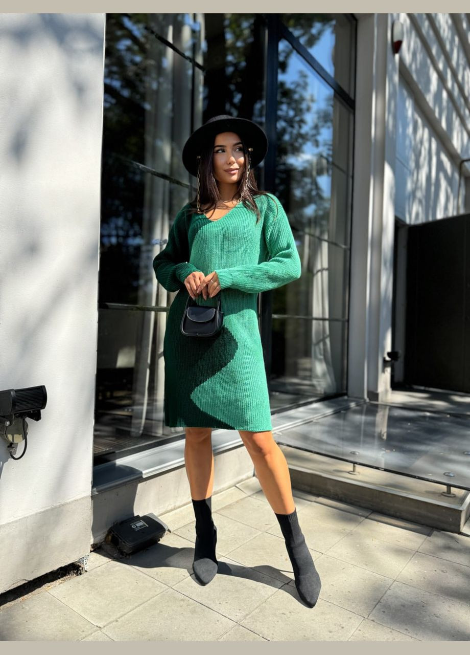 Зеленое вязаное платье до колен Fashion