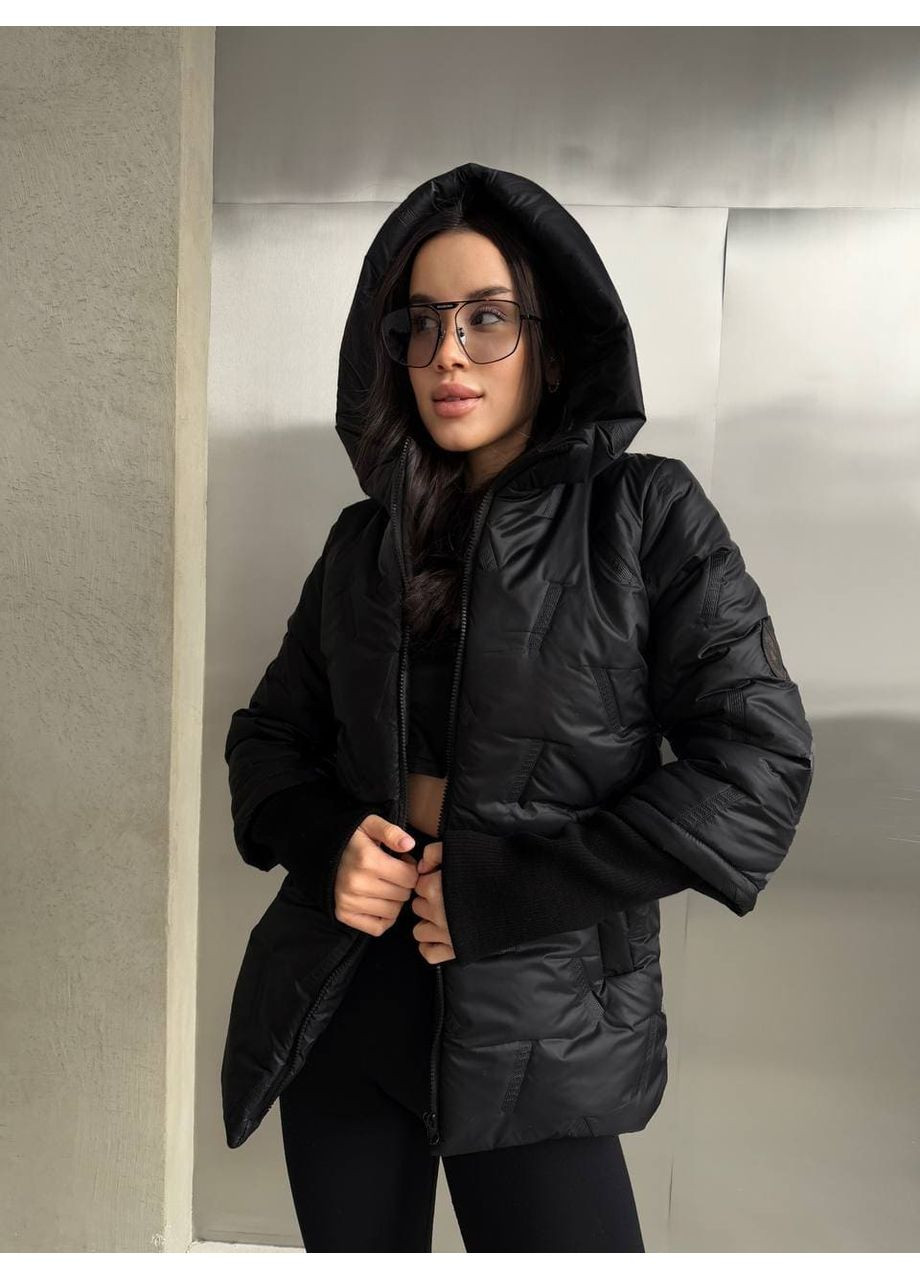 Чорна демісезонна жіноча куртка демісезонна чорна з капюшоном утеплена плащівка для осені та весни New Trend