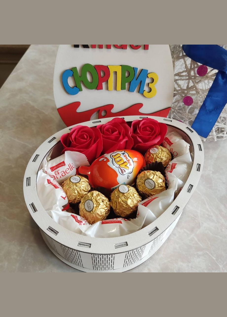 Подарунковий бокс із солодощів і троянд для дівчини на день народження 8 березня день закоханих (ar27) No Brand (315888790)