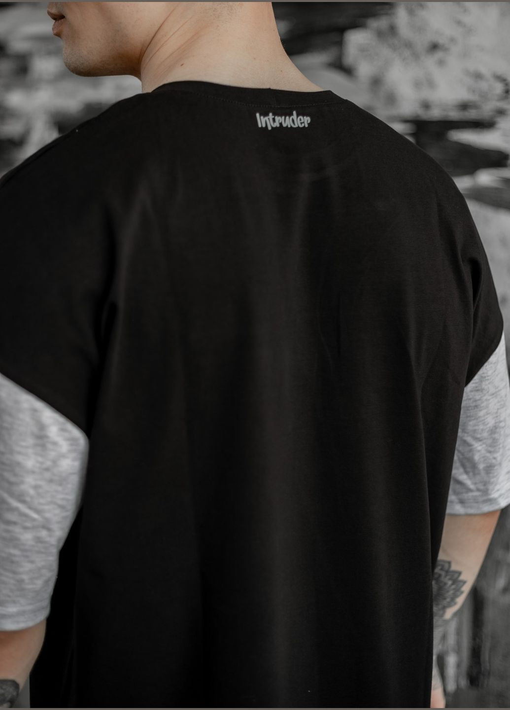 Чорна футболка чоловіча "" чорно-сіра з коротким рукавом Intruder FreeDom