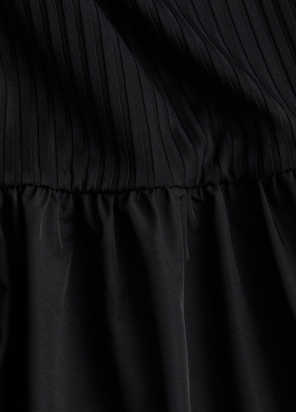 Чорна спортивна сукня H&M однотонна