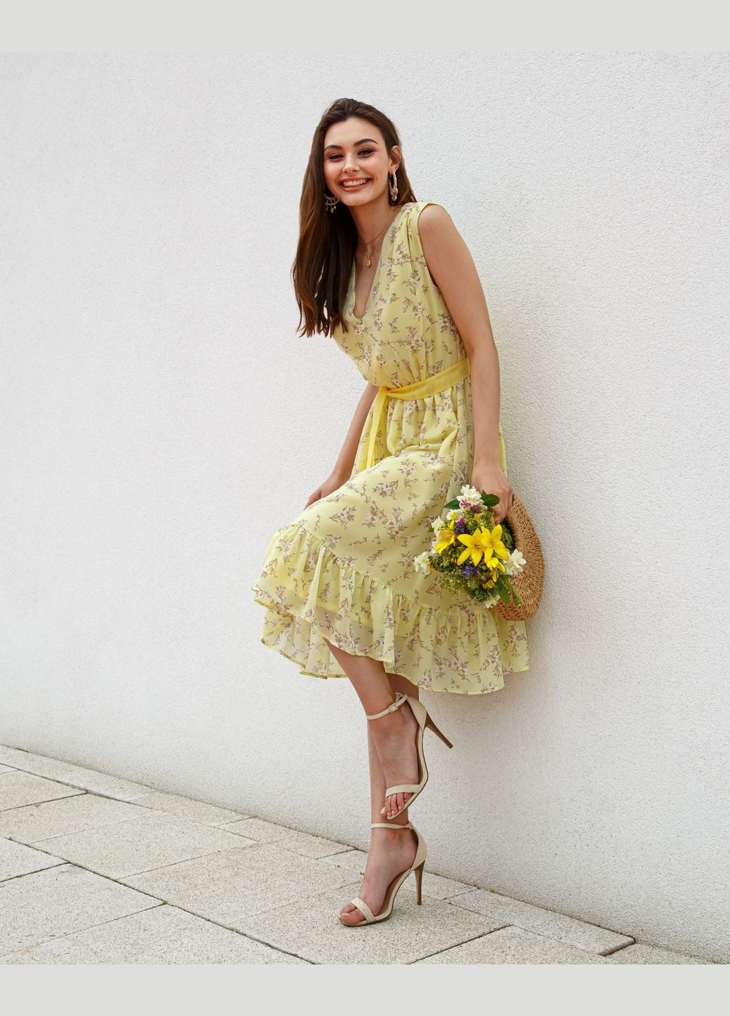 Желтое коктейльное платье из шифона жёлтое InRed с цветочным принтом