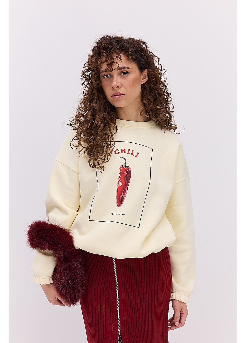 Бежевый утепленный женский свитшот черный с принтом chili Arjen (364967534)