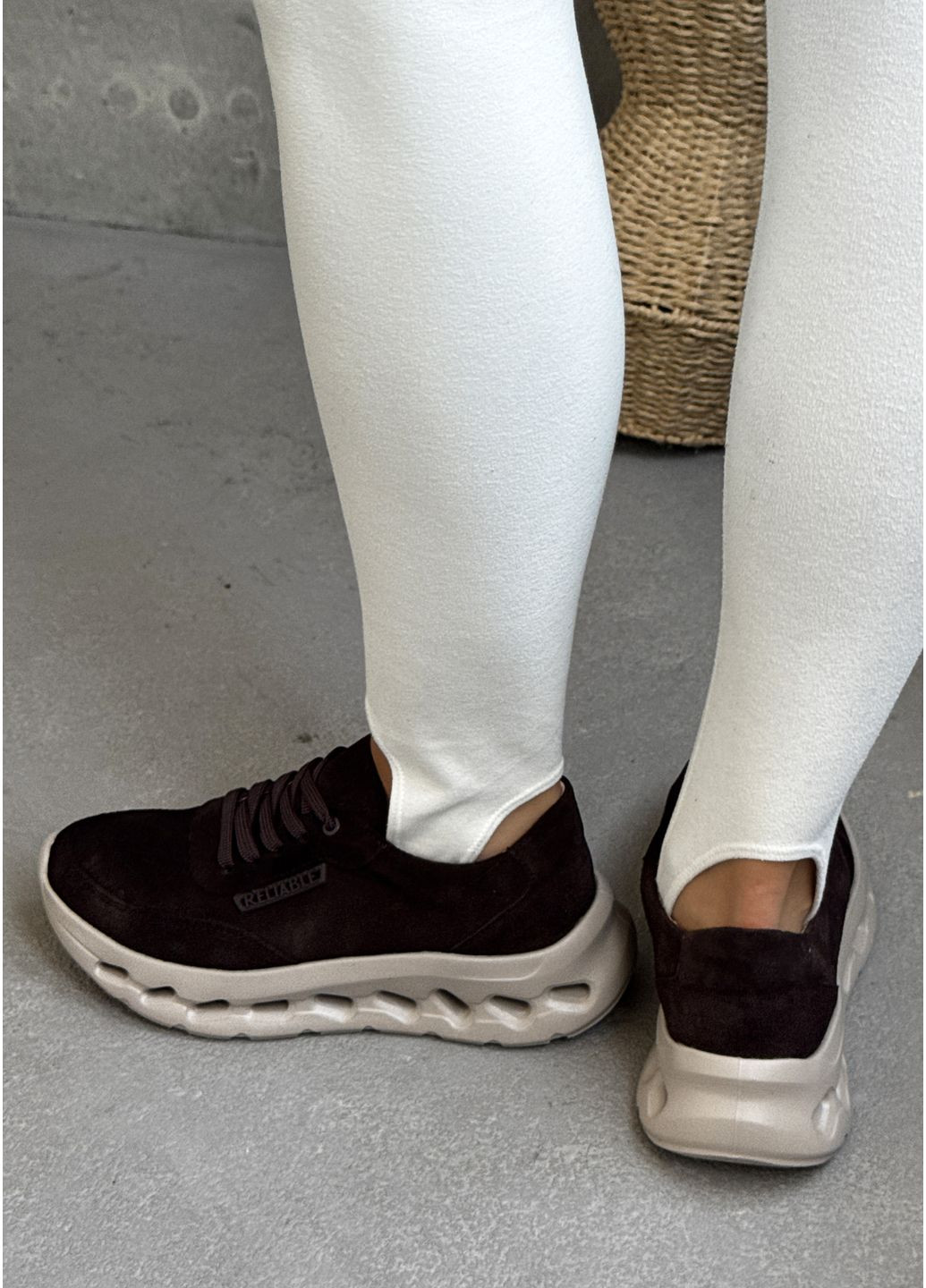 Кросівки з натуральної замші з рельєфною підошвою InFashion Кросівки коричневі демісезони (360405426)