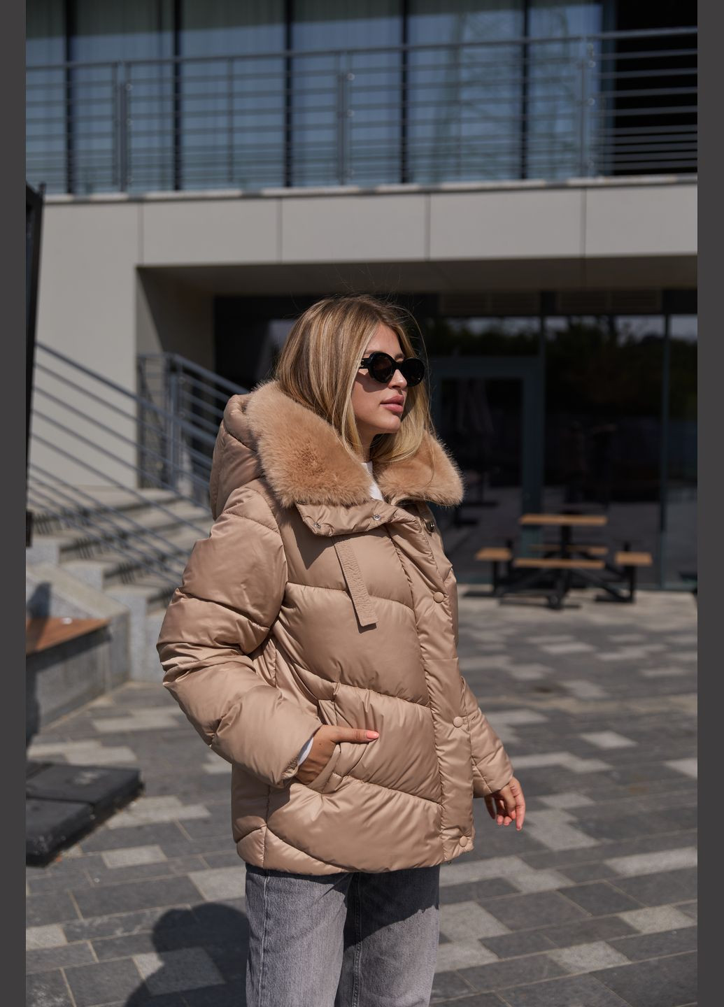 Песочная зимняя куртка MN