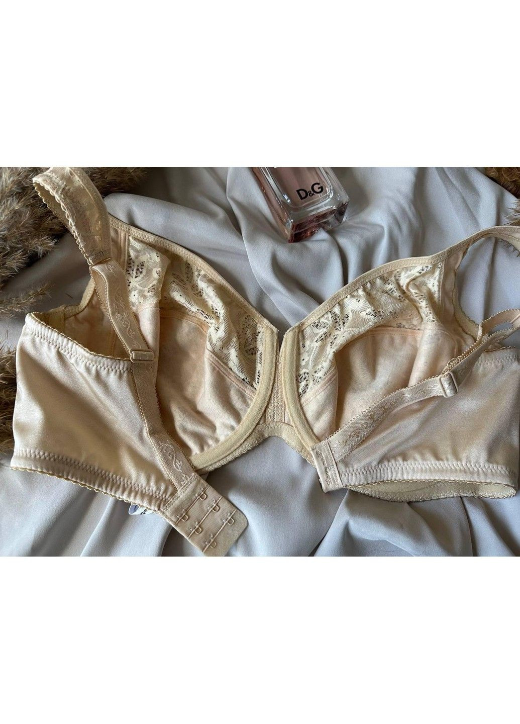 Бежевый бежевый бюстгальтер больших размеров на чашку h Lanny Mode