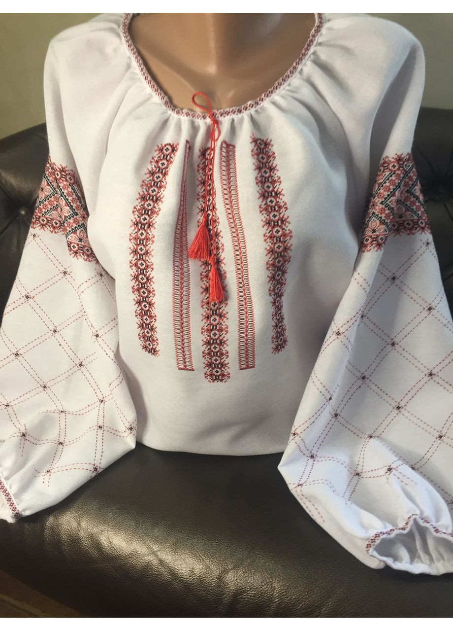 Біла стильна гуцульська вишиванка на білому домотканому полотні ручної роботи. s (371907822)