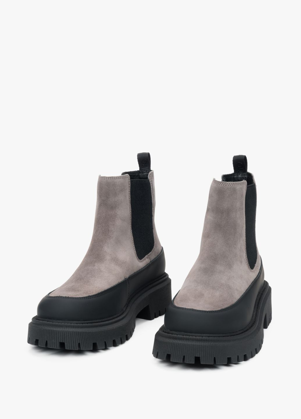 Осенние челси, цвет черный Estro