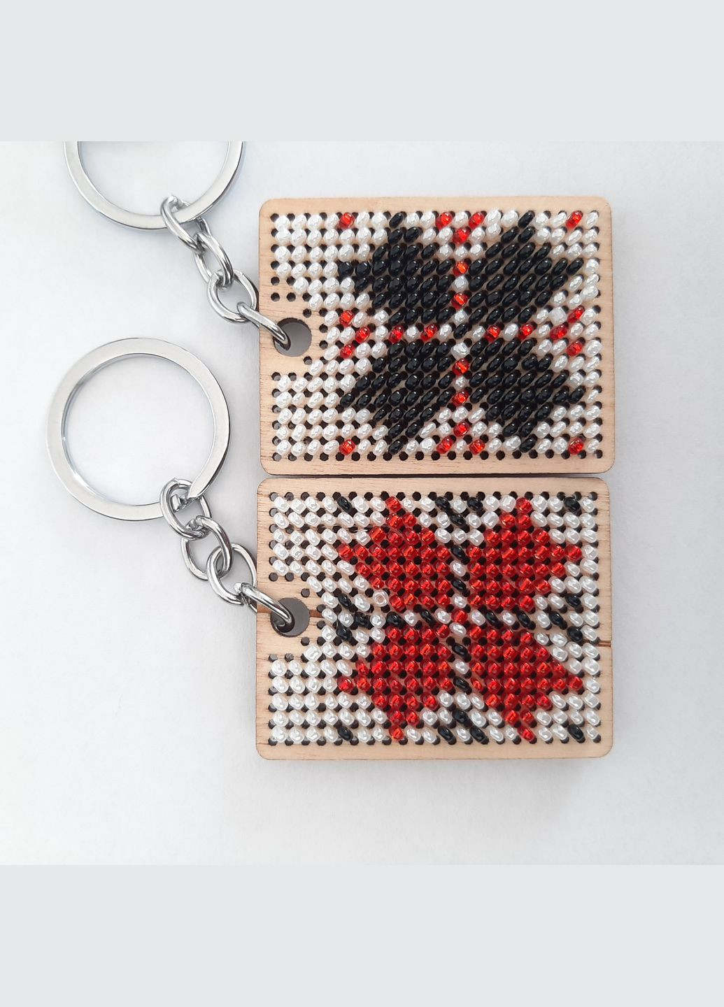 Брелок с ручной вышивкой на дереве Украинские аутентичные орнаменты No Brand Українські орнаменти (305061996)