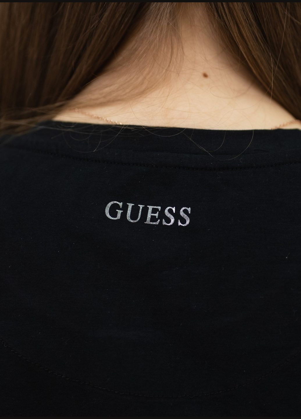 Черная летняя футболка женская Guess