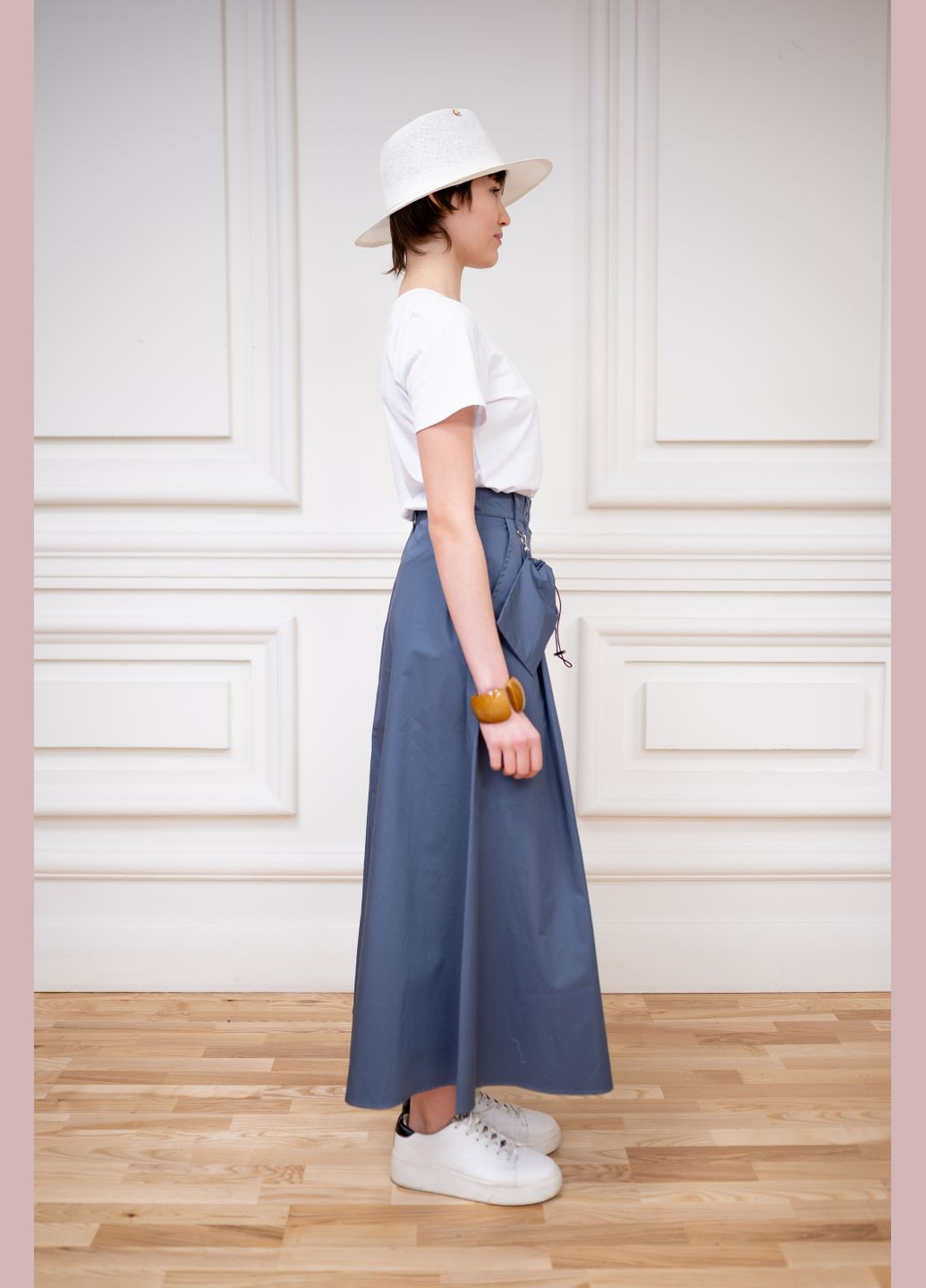 Графитовая хлопковая юбка на пуговицах с аксессуаром мешочком графитового цвета ольвия Dolcedonna