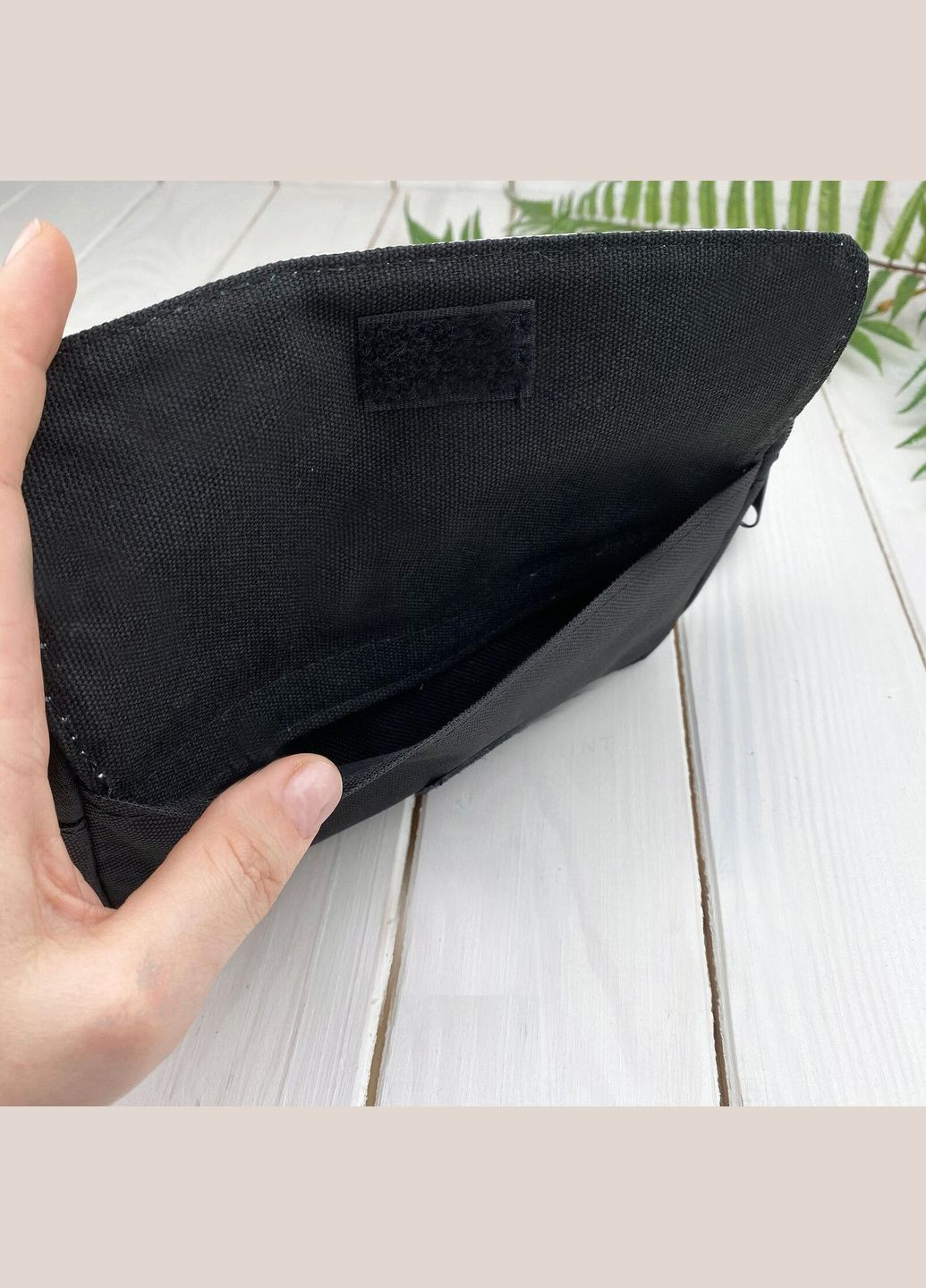 Сумка на пояс (через плече) бананка, корейський К-Поп THE BOYZ #004 унісекс, 14*22 см, чорний No Brand (316121530)