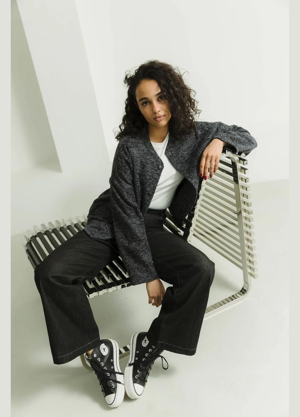 Чорна демісезонна бомбер Seventeen