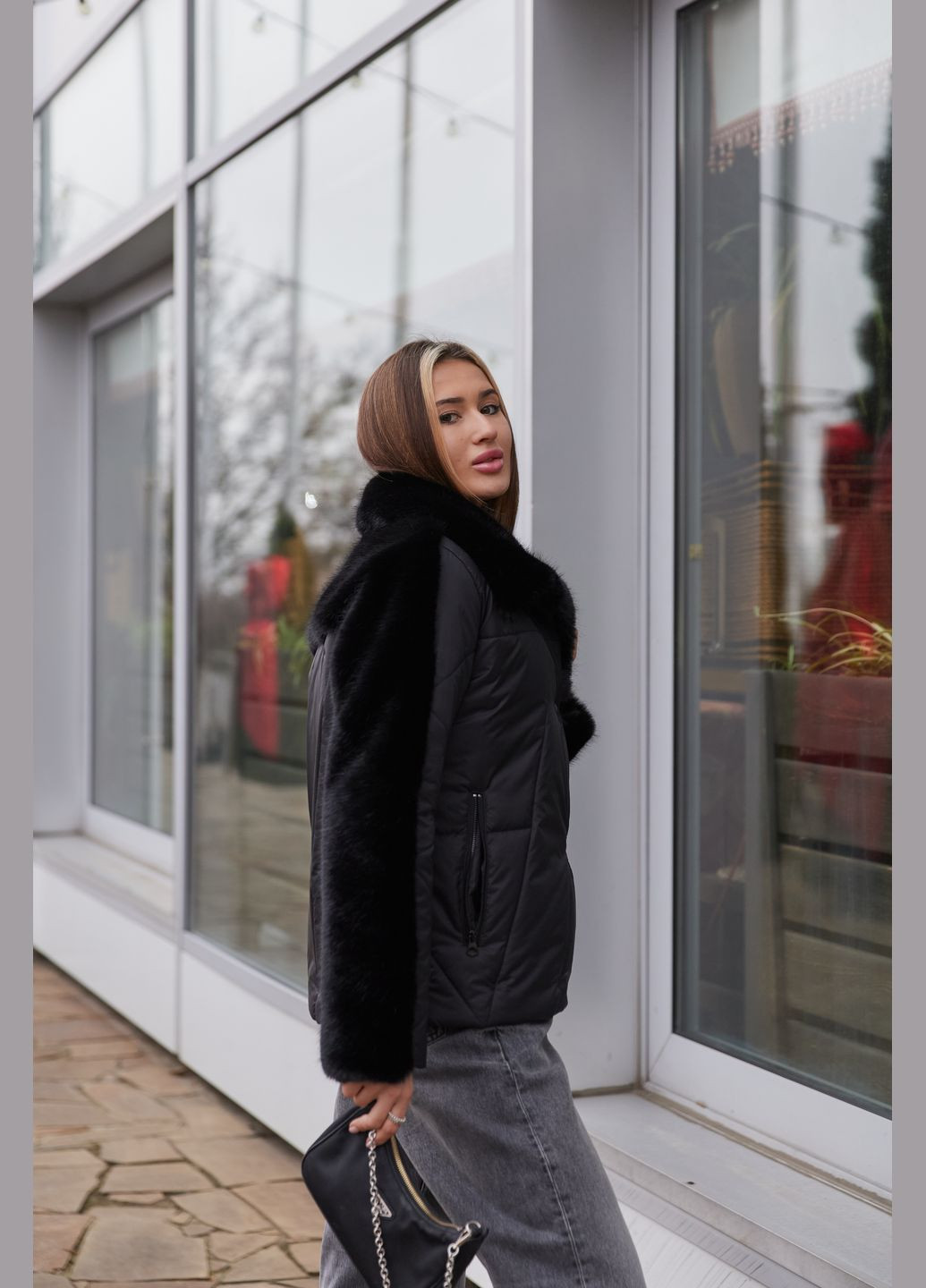 Черная демисезонная куртка MN