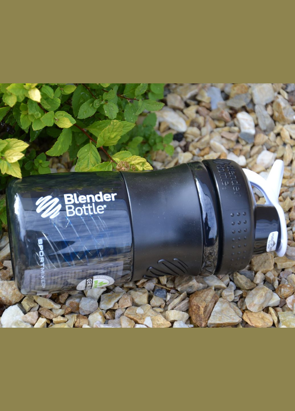 Шейкер спортивний (пляшка) BlenderBottle SportMixer Flip 20oz/590ml Black/White Blender Bottle (316631227)