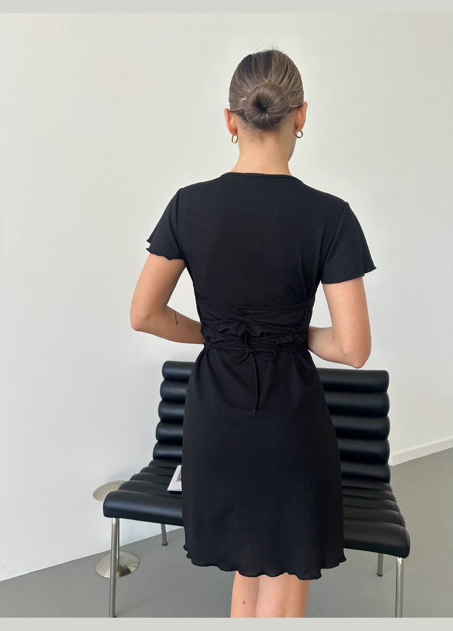 Черное повседневный, кэжуал легкое мини платье в рубчик со стильной шнуровкой по спинке Vakko однотонное