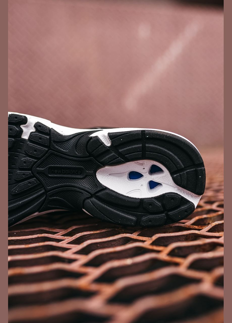 Чорно-білі кросівки унісекс New Balance 530