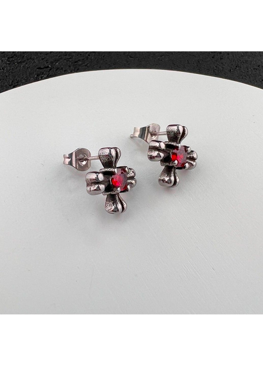 Готические панк серьги с красным камнем из медицинской стали ES-036 No Brand (299330390)