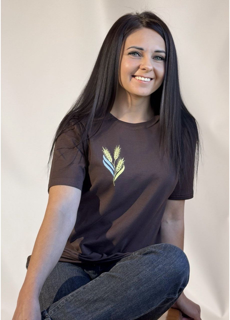 Коричневая женская футболка-вышиванка трендовом шоколадном цвете узор украинская символика прямой стрейч кулир (354788241)